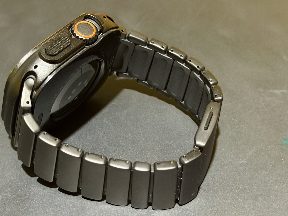   Apple Watch TitanShield Ultra fém védőkeret 49mm – fekete
